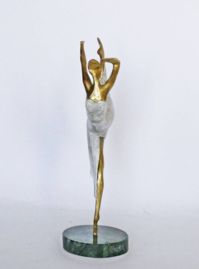 Original Contemporary Body Sculpture by Liubka Kirilova