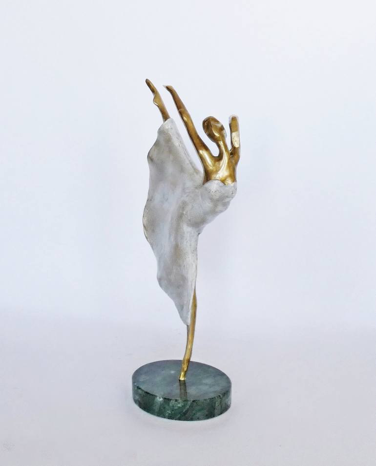 Original Contemporary Body Sculpture by Liubka Kirilova