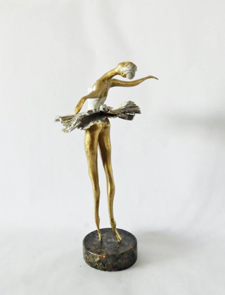 Original Contemporary Body Sculpture by Liubka Kirilova
