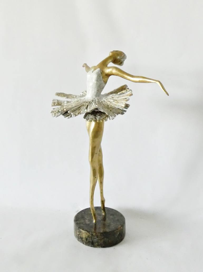 Original Contemporary Body Sculpture by Liubka Kirilova