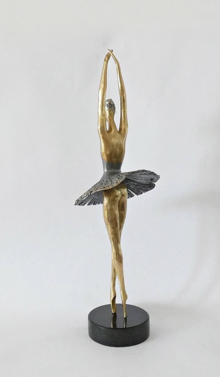Original Contemporary Body Sculpture by Liubka Kirilova