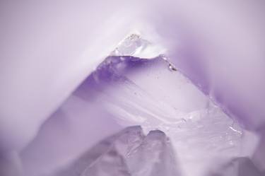 Amethyst rock macro photo - Tip of the iceberg thumb