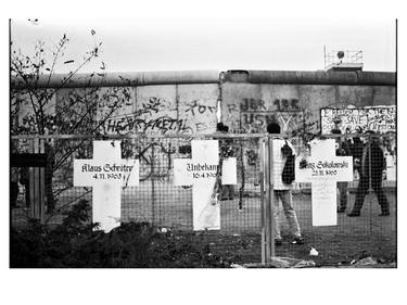 Berlin Wall Crosses thumb