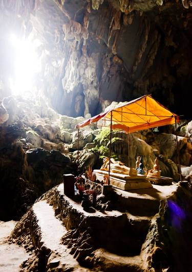 Tham Poukham Cave (84x119cm) thumb