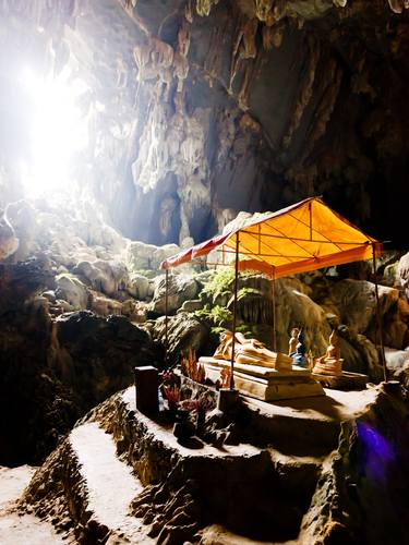 Tham Poukham Cave (203x152cm) thumb