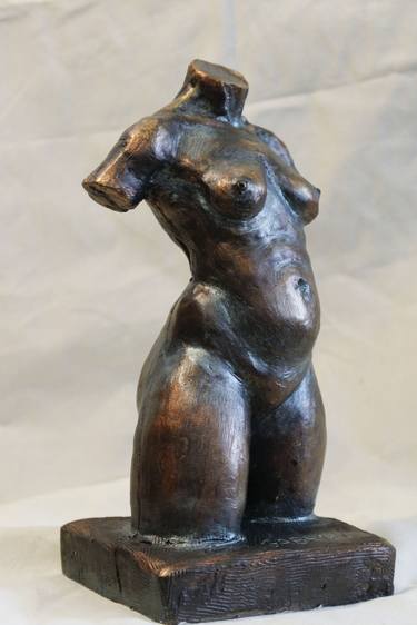 Original Figurative Women Sculpture by Gabriel Ruhi Tuna