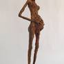 La representación de la figura humana es una constante en mis esculturas, y el ser humano, siempre una inagotable fuente de inspiración, convirtiéndose en protagonista absoluto y casi único, tanto de mi escultura como de mi obra grafica, en un continuo estudio y reflexión sobre la anatomía, la transmisión de emociones mediante la gestualidad y el esfuerzo por establecer una comunicación sensorial a través de la expresividad de un cuerpo.