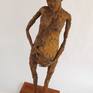 La representación de la figura humana es una constante en mis esculturas, y el ser humano, siempre una inagotable fuente de inspiración, convirtiéndose en protagonista absoluto y casi único, tanto de mi escultura como de mi obra grafica, en un continuo estudio y reflexión sobre la anatomía, la transmisión de emociones mediante la gestualidad y el esfuerzo por establecer una comunicación sensorial a través de la expresividad de un cuerpo.