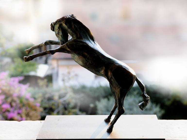 Original Figurative Horse Sculpture by roberto tagliazucchi