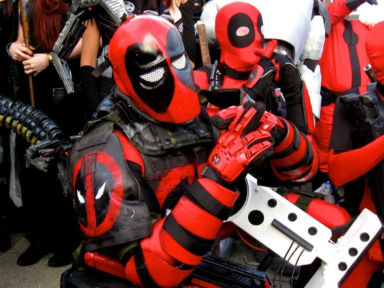 Cosplay Deadpool Lets Talk