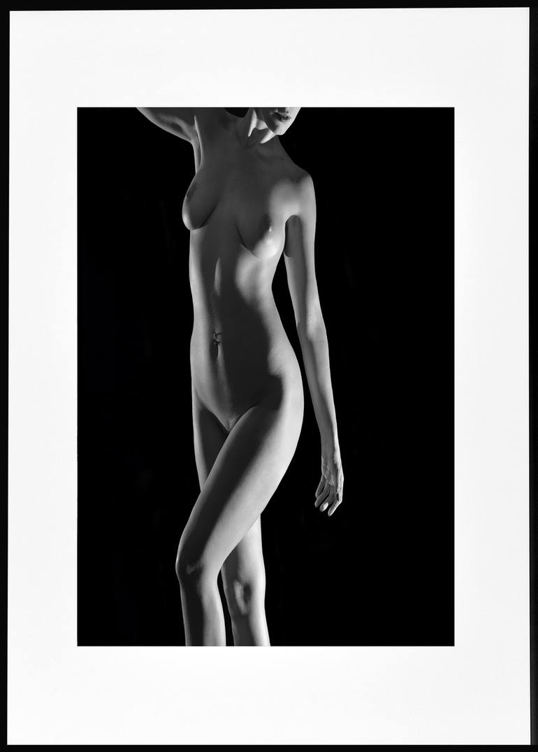 Original Photorealism Nude Photography by Dmitry Savchenko