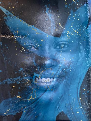 Portrait Ebony Girl in Blue thumb