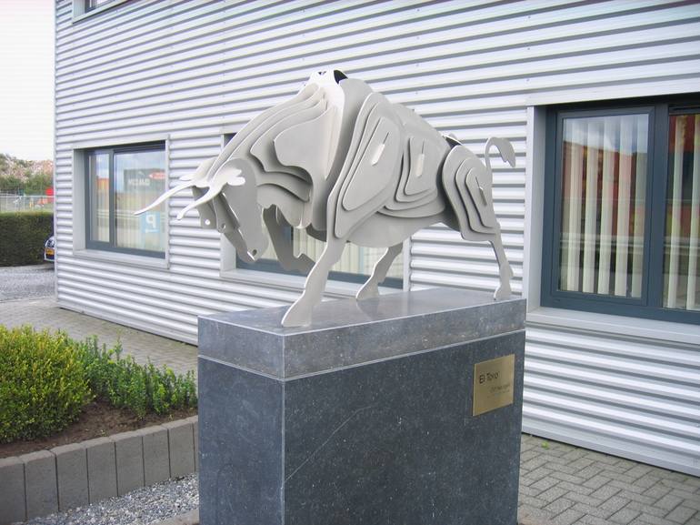 Original Animal Sculpture by Olivier van Wijk