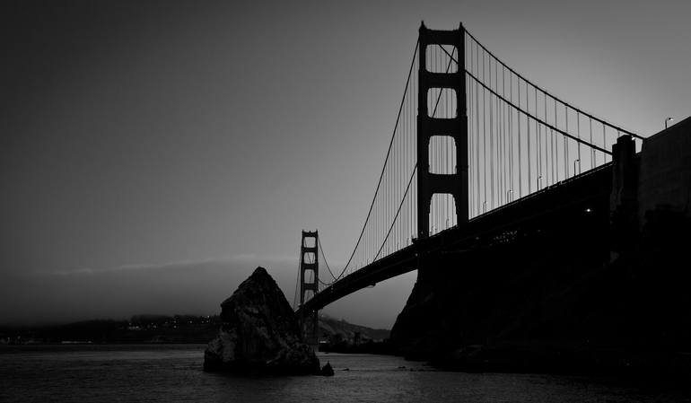 golden gate bridge silhouette black and white