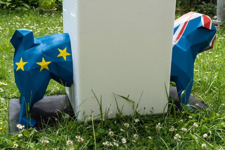 Original Figurative Politics Sculpture by Yuriy Kraft