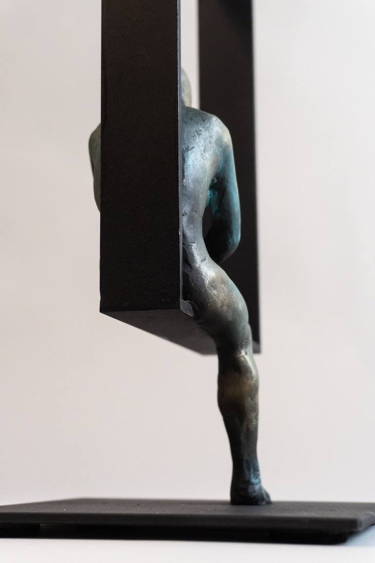 Original Figurative People Sculpture by Yuriy Kraft