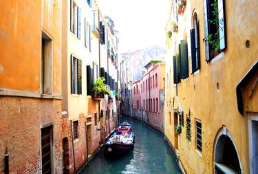 Venice canal I thumb