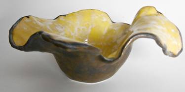 Small Yellow and Gold Sculpture Vase thumb