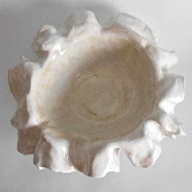 Medium White and Cream Sculpture Bowl thumb