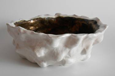 Medium White and Gold Textured Sculpture Bowl thumb