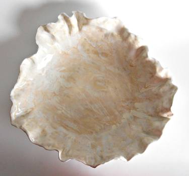 Large Beige and White Ruffle Sculpture Bowl thumb