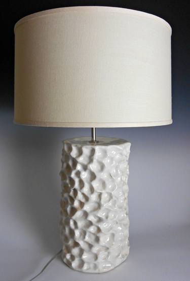 White Sculpture Table Lamp thumb
