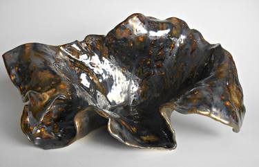 Medium Gold 'Fluidity' Modern Ceramic Sculpture thumb