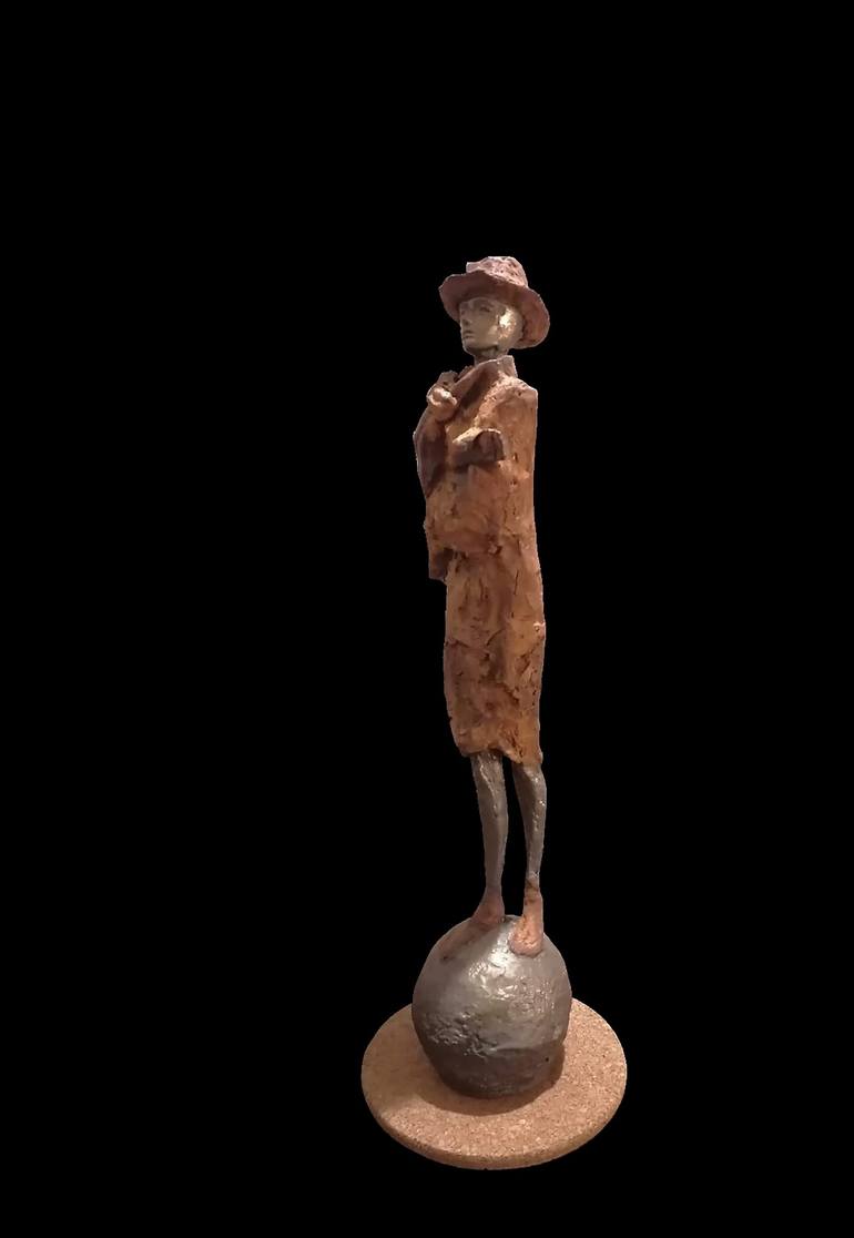 Original Figurative People Sculpture by Laura Şoneriu