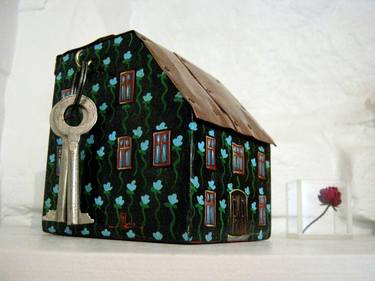 Hut for Keys at Flower Street thumb