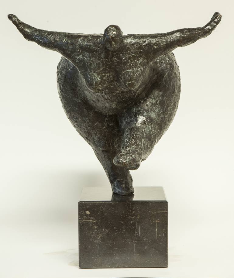 Original Figurative Women Sculpture by Wim Heesakkers