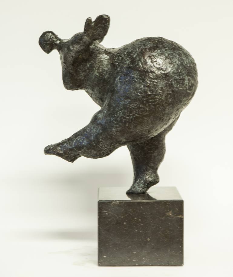 Original Figurative Women Sculpture by Wim Heesakkers