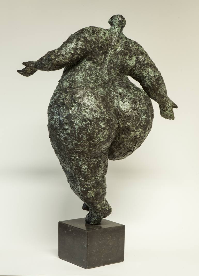 Original Figurative Women Sculpture by Wim Heesakkers