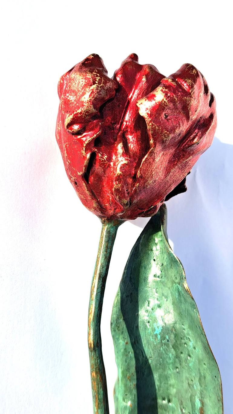 Original Figurative Floral Sculpture by Alexandra Konstantinovna