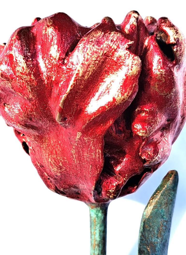 Original Figurative Floral Sculpture by Alexandra Konstantinovna