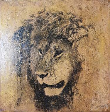 Lion's gold portrait - Limited Edition of 1 thumb