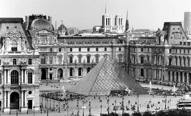 Pyramide du Louvre size XL - Limited Edition 4 of 10 thumb