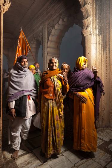 PILGRIM FAMILY, INDIA - 88,6“ x 59,1“ - Limited Edition of 2 (SOLD OUT) - 1/2 ARTIST PRINT AVAILABLE thumb
