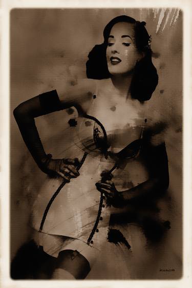 3- Dita Von Teese. thumb