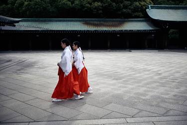 Girls in Red / Tokyo thumb