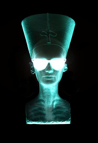 X-Rayban Nefertiti thumb