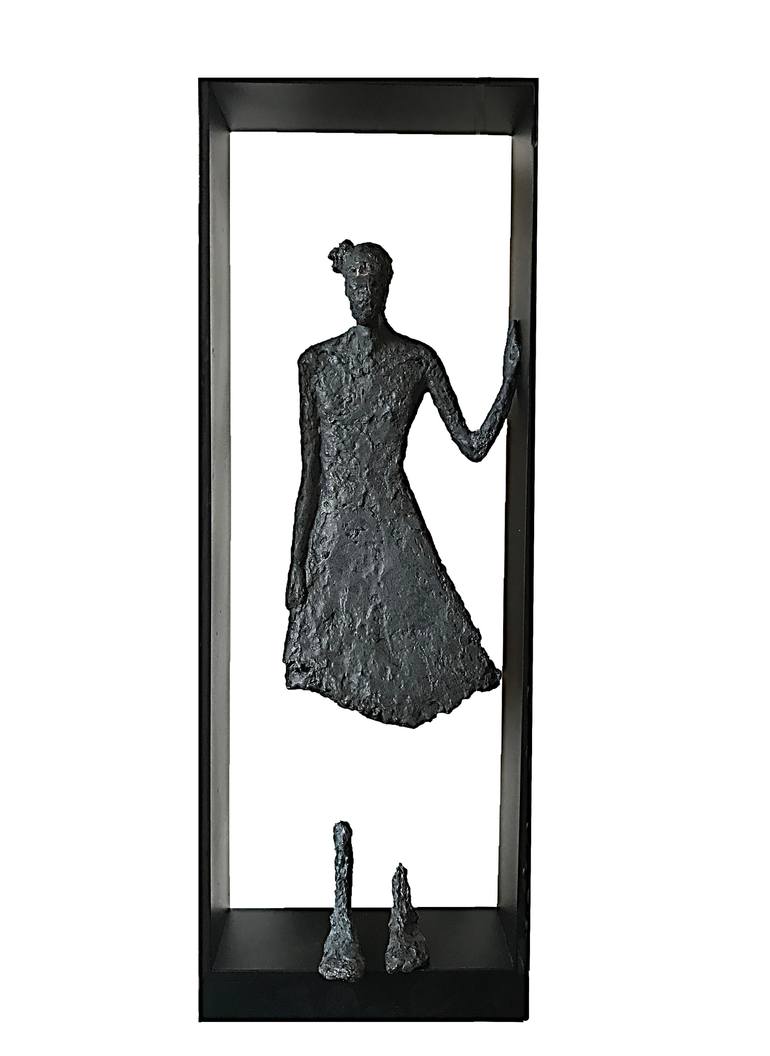 Original Figurative People Sculpture by Laurence Perratzi