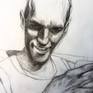 Portrait rapide au crayon de papier d'un homme assis en train de siroter une bière.
