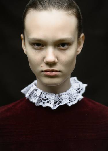 The girl in the lace collar - Limited Edition 1 of 10 thumb
