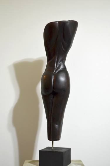 Naked woman minimalist abstract statue sculpture thumb