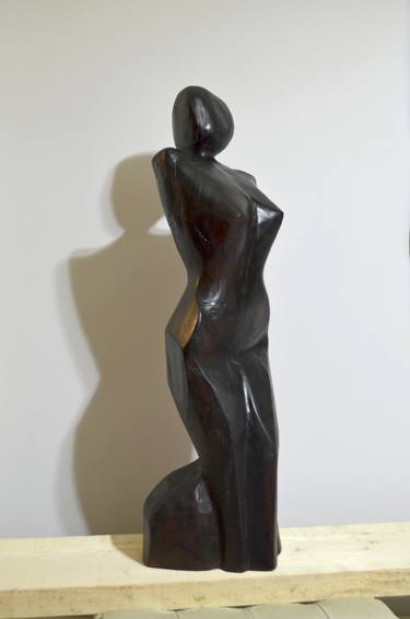 Woman torso cubism sculpture thumb