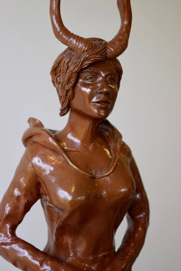 Original Figurative Women Sculpture by Alonso Alvarez