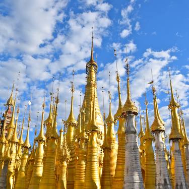 Inle Stupas thumb