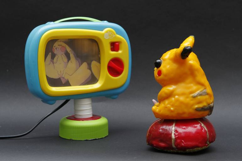 Pikachu watching Porn