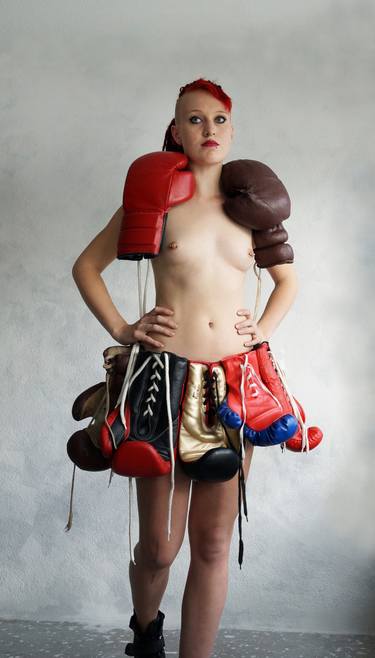Boxing gloves dress ready - Limited Edition 1 of 17 thumb