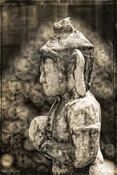 The Praying Statue, A Close Portrait thumb